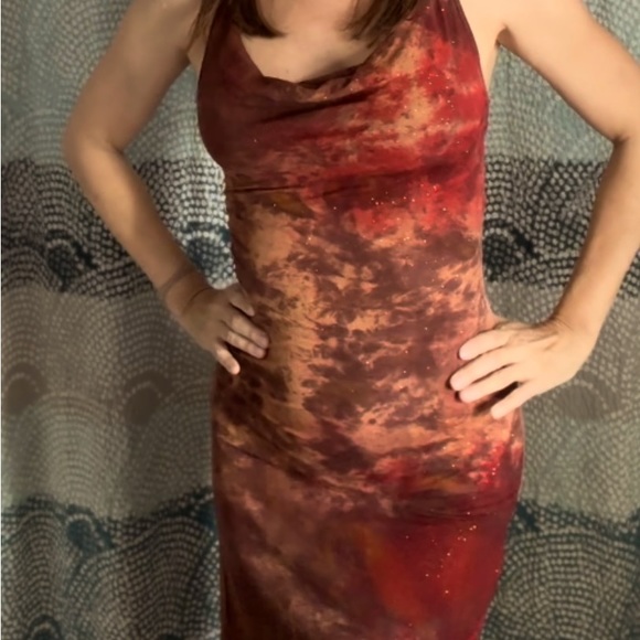 Women’s dress - Picture 2 of 3